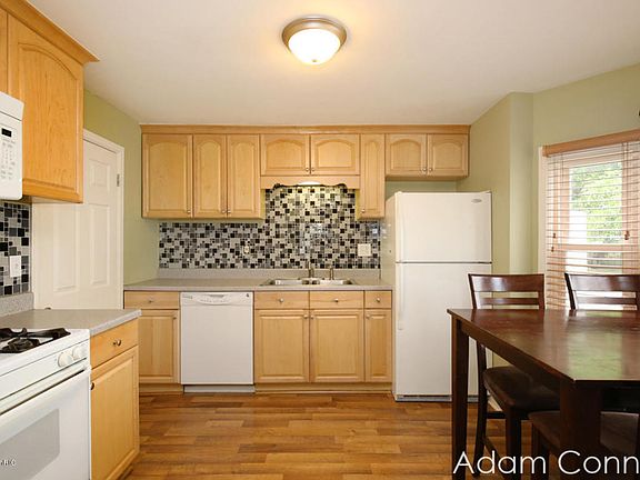5th image of 124 Maplelawn St SE