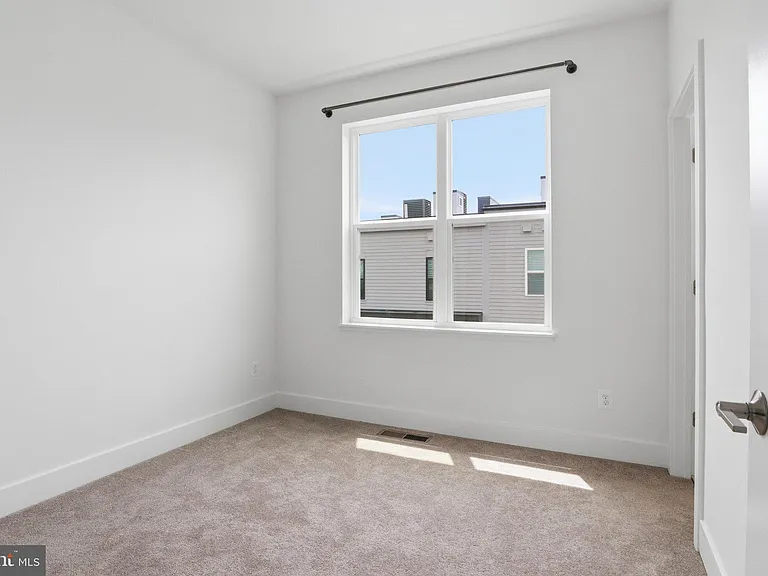 2103 Tysons Rd — Photo 28
