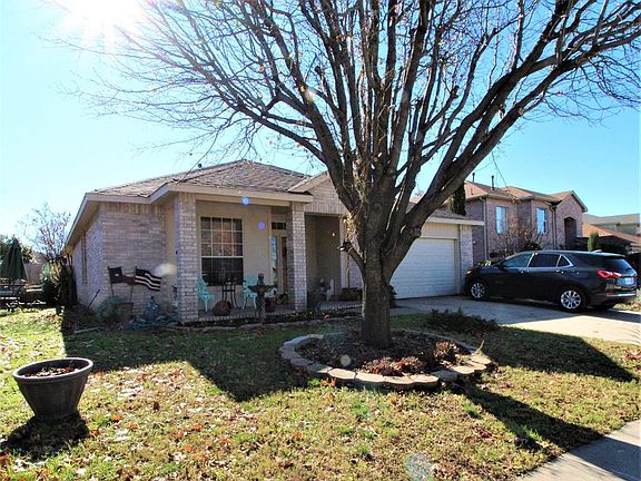 2nd image of 3525 Blue Springs Dr