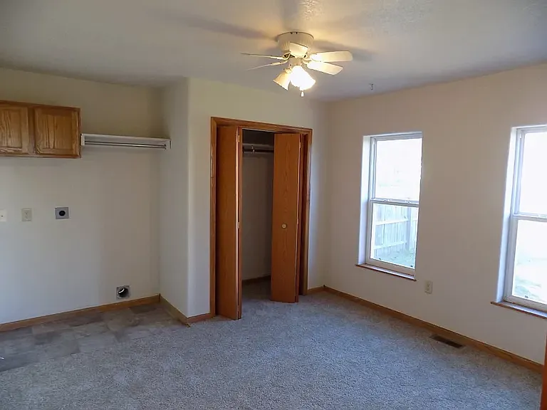 216 N Fern Ave — Photo 7