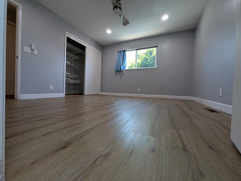1708 Ewer Dr — Photo 2
