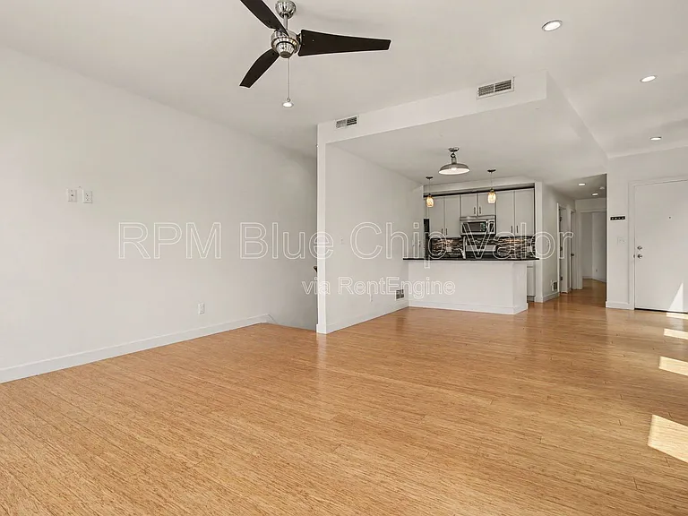 432 Liberty Hl #A — Photo 17