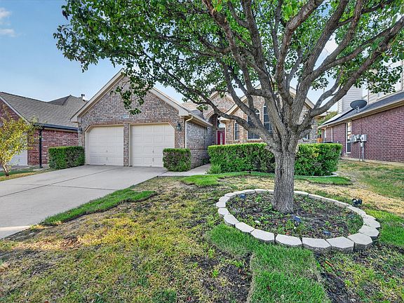 4th image of 4520 Angelina Way