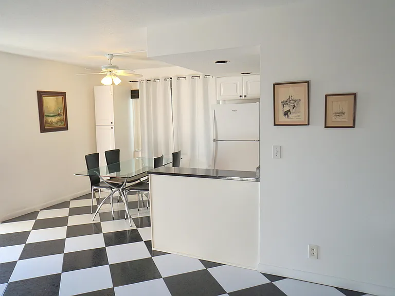 401 Southampton Dr #A-401 — Photo 7