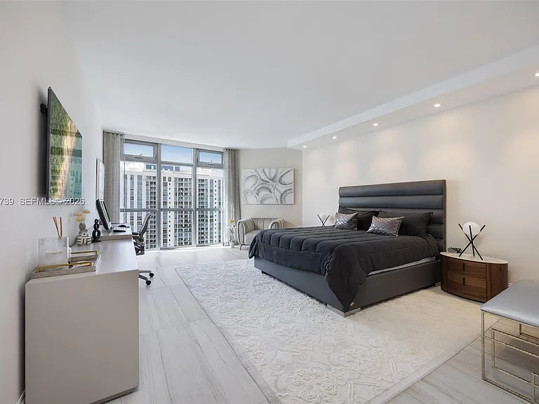 17301 Biscayne Blvd #2009 — Photo 4