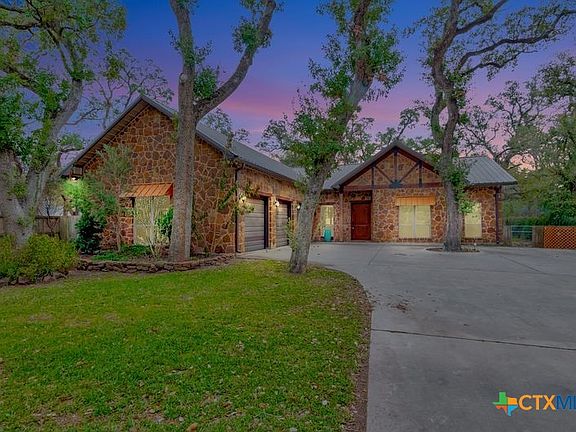 2nd image of 402 Sunset Dr