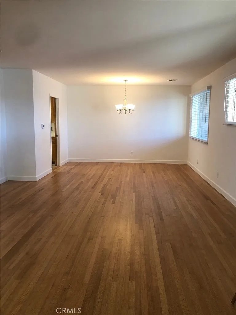 5 bed, 2963 sqft, $5,500 — Photo 2
