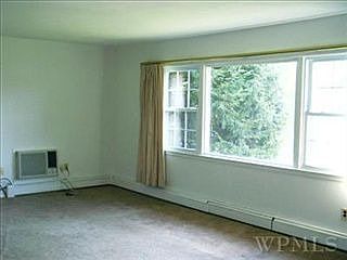 4th image of 23 Darryl Ln