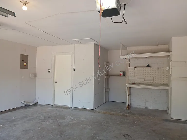3924 Sun Valley Ct — Photo 10