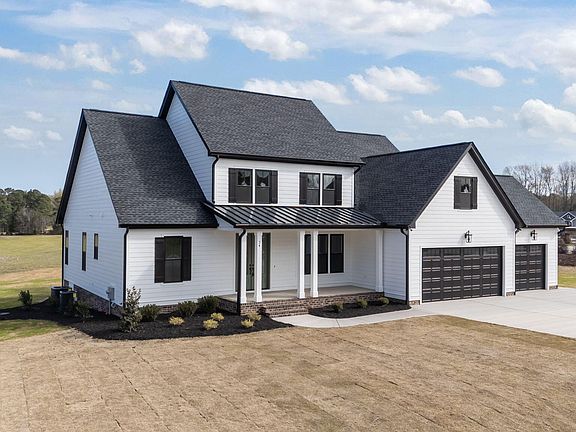 2nd image of 24 Lane Farms Way