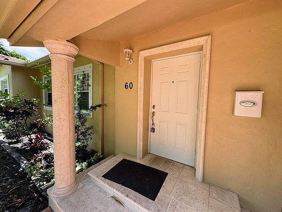5th image of 60 Palmetto Dr
