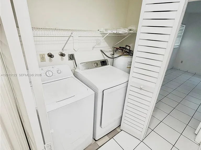 2219 SW 137th Pl — Photo 12