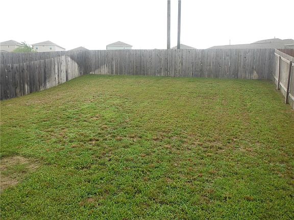 4th image of 372 Eagle Brook Ln