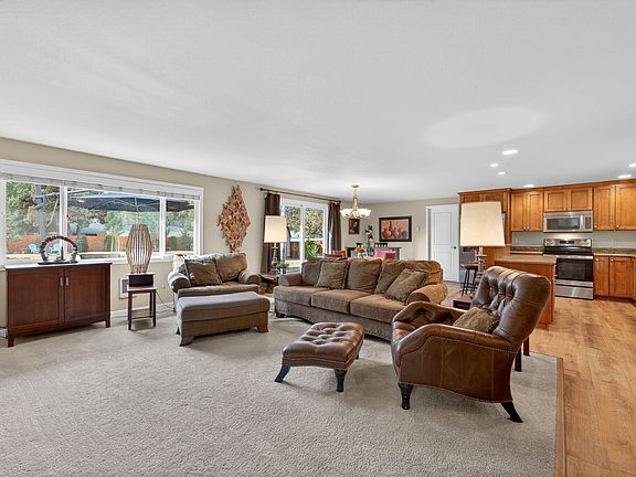 4th image of 20977 Desert Woods Dr
