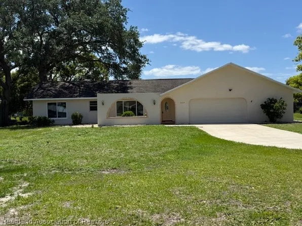 7424 Honeysuckle Dr, Sebring, FL 33876
