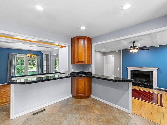 4th image of 2243 Wilding Dr
