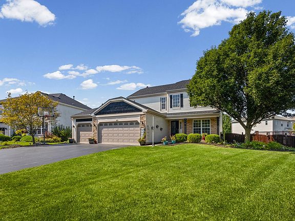 3rd image of 431 Cardinal Ln