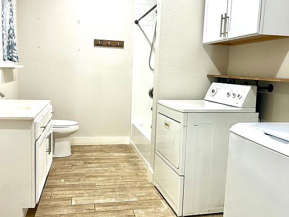 4th image of 9000 Blue Hill Ct #C