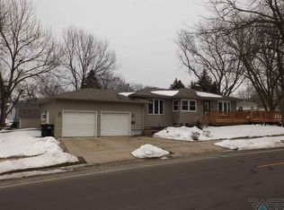 812 S Bahnson Ave, Sioux Falls, SD 57103