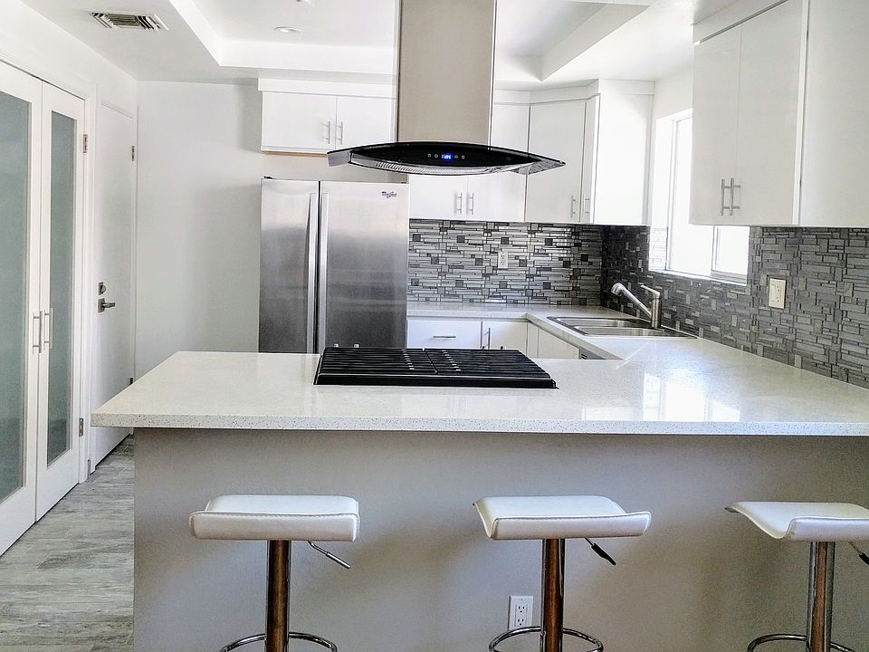 1st image of 18550 Hatteras St Unit 103