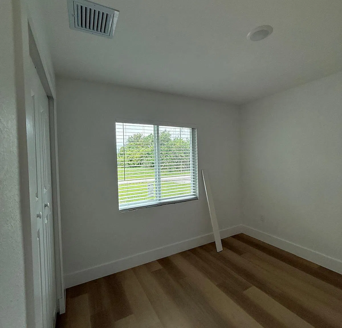 140 Pine Ln — Photo 2
