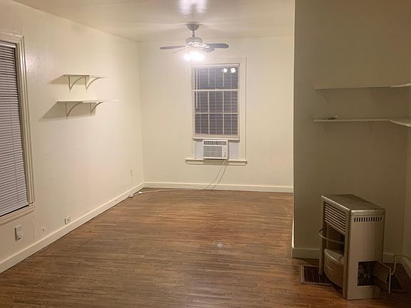 3rd image of 2849 Handley Dr