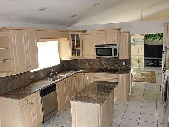 5th image of 16190 NW 14th St