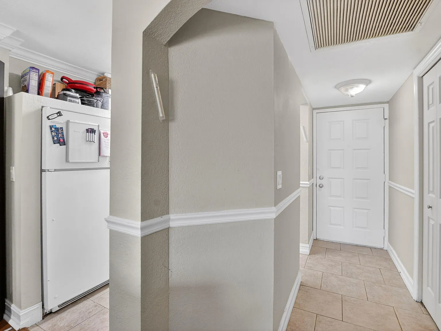 2 bed, 2.0 bath, 858 sqft, $2,200 — Photo 3