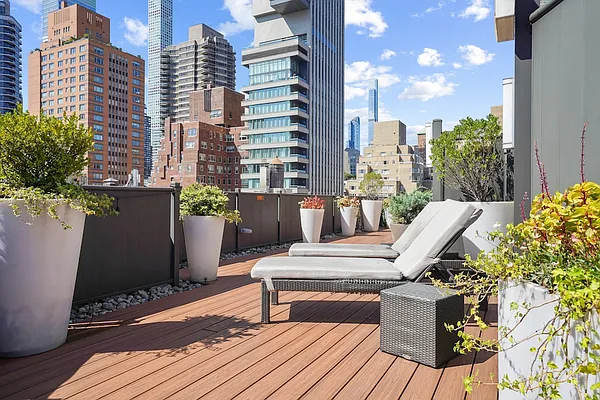 Rented by Greystar | media 16