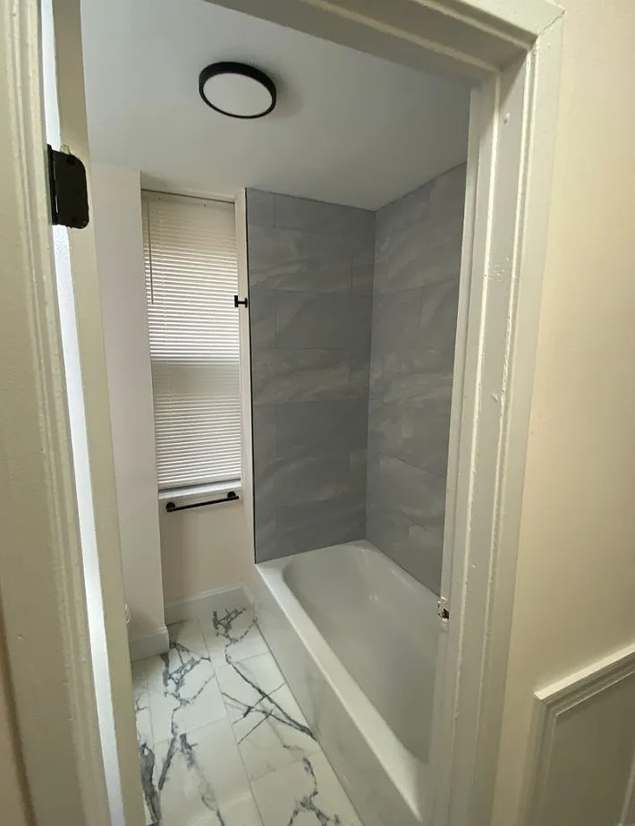 1017 Pine Street - 1R — Photo 2