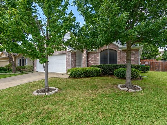 3rd image of 3844 Kirby Dr