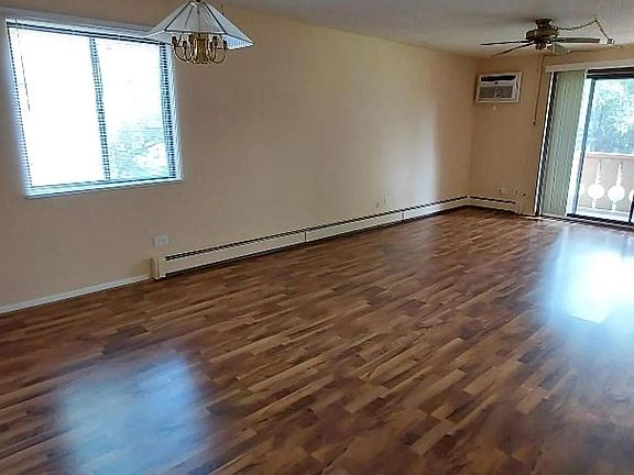2nd image of 15 Parkside Ct APT 8
