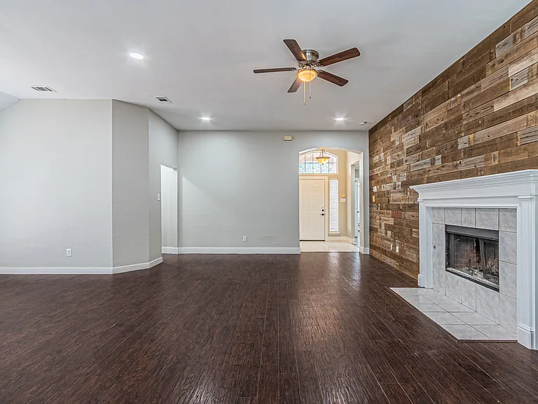 7624 Vista Creek Ln — Photo 14