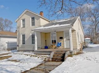 835 Gillette Ave, Aurora, IL 60506