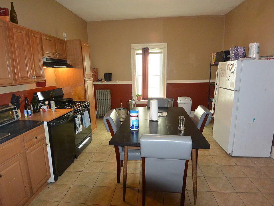 1st image of 34 Linden St