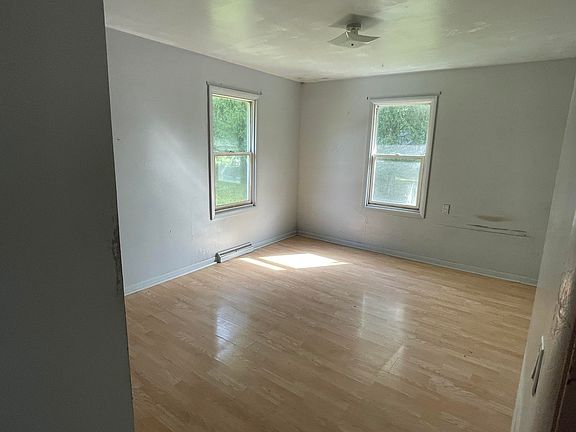 4th image of 66 W Woodrow Rd