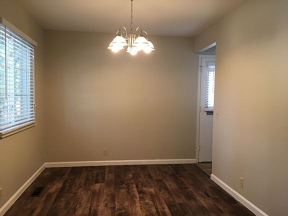 4th image of 3260 Churchill Dr