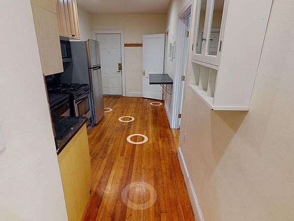 3rd image of 73 Thatcher St #18