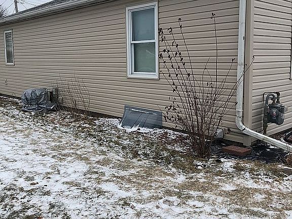 4th image of 425 15th Ave N