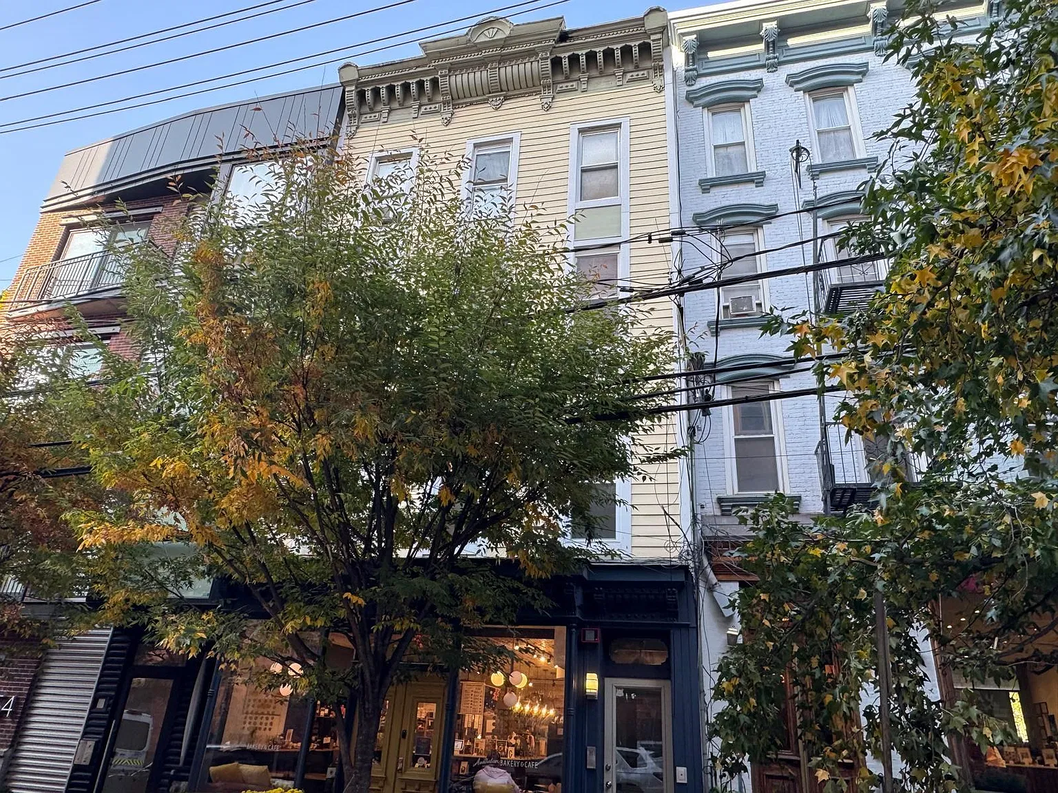 2 bed, 1.0 bath, $3,700 — Photo 2