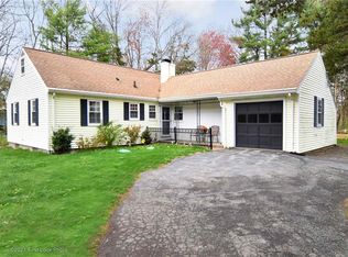 6 Lakeside Dr, Johnston, RI 02919