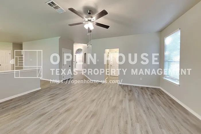 1031 Port Boliver Dr — Photo 3