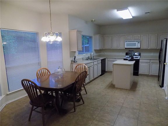3rd image of 538 Renee Ln
