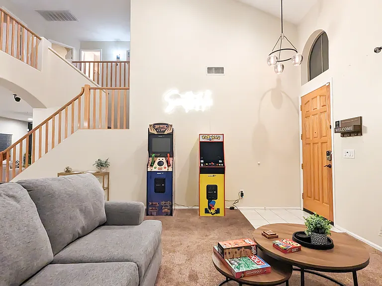 E Michelle Dr — Photo 29