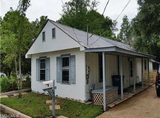 1403 Bowen Ave, Ocean Springs, MS 39564