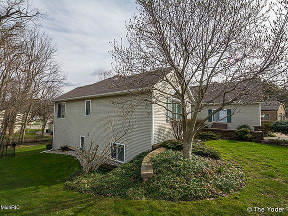 3rd image of 1827 Sunvale Dr SW