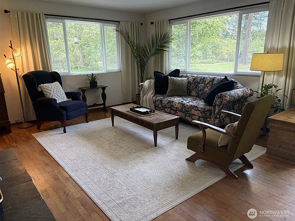 5th image of 6847 Libby Road NE