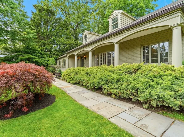 95 Longmeadow Rd, Belmont, MA 02478