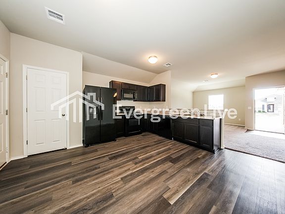 4th image of 2920 Brooke Rd