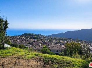 1630 Chastain Pkwy E, Pacific Palisades, CA 90272